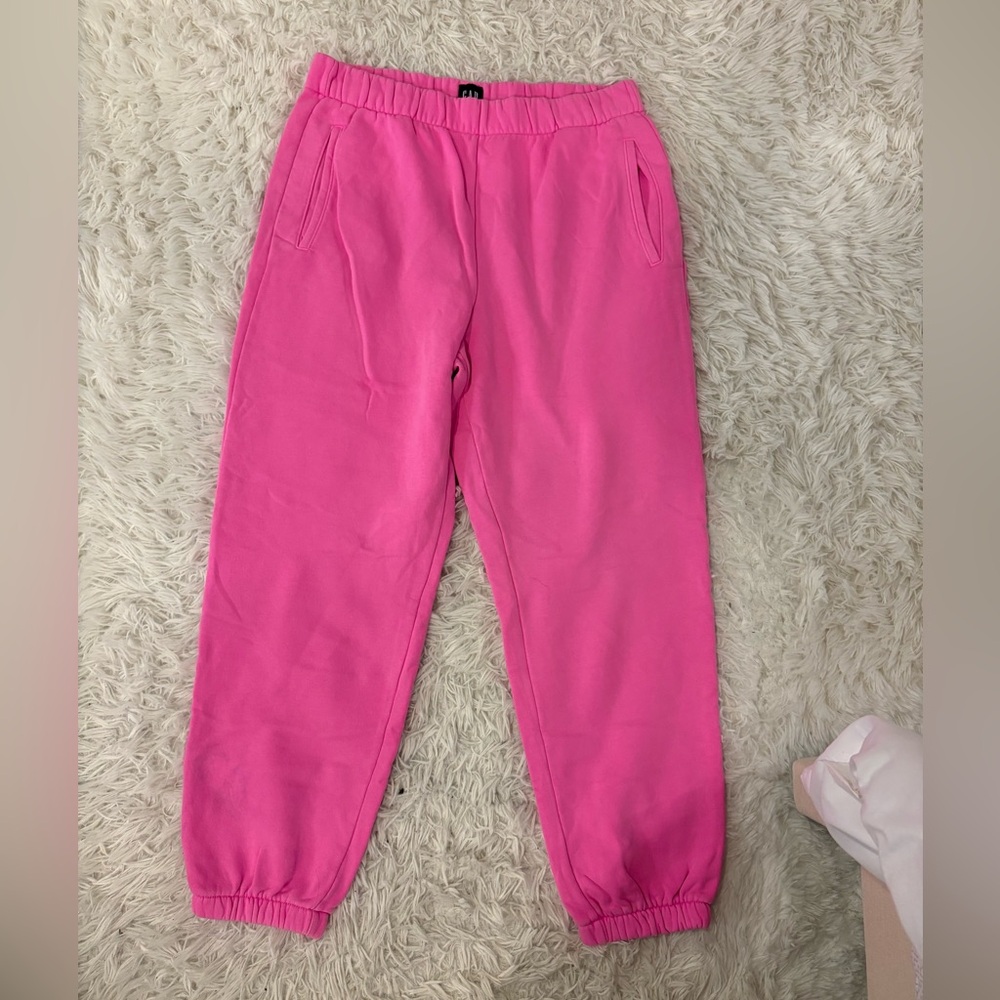 GAP woman’s sweatpants